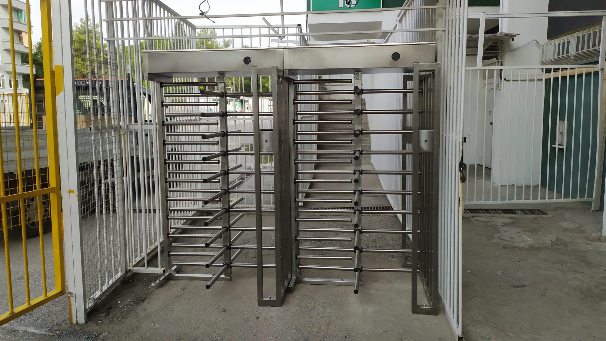 مشروع بوابة دوارة من الفولاذ المقاوم للصدأ للملعب